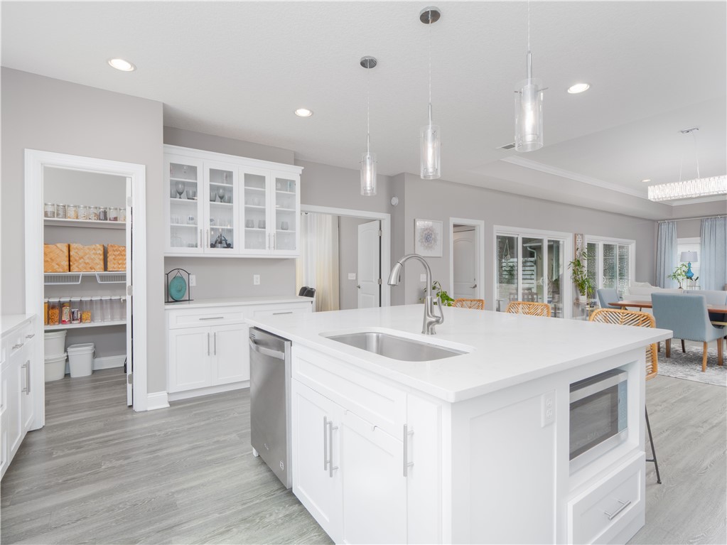 238 Huron Loop