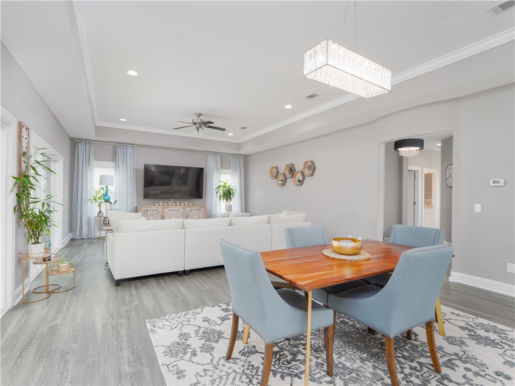 238 Huron Loop