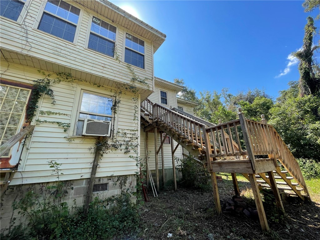 111 Colonial Way