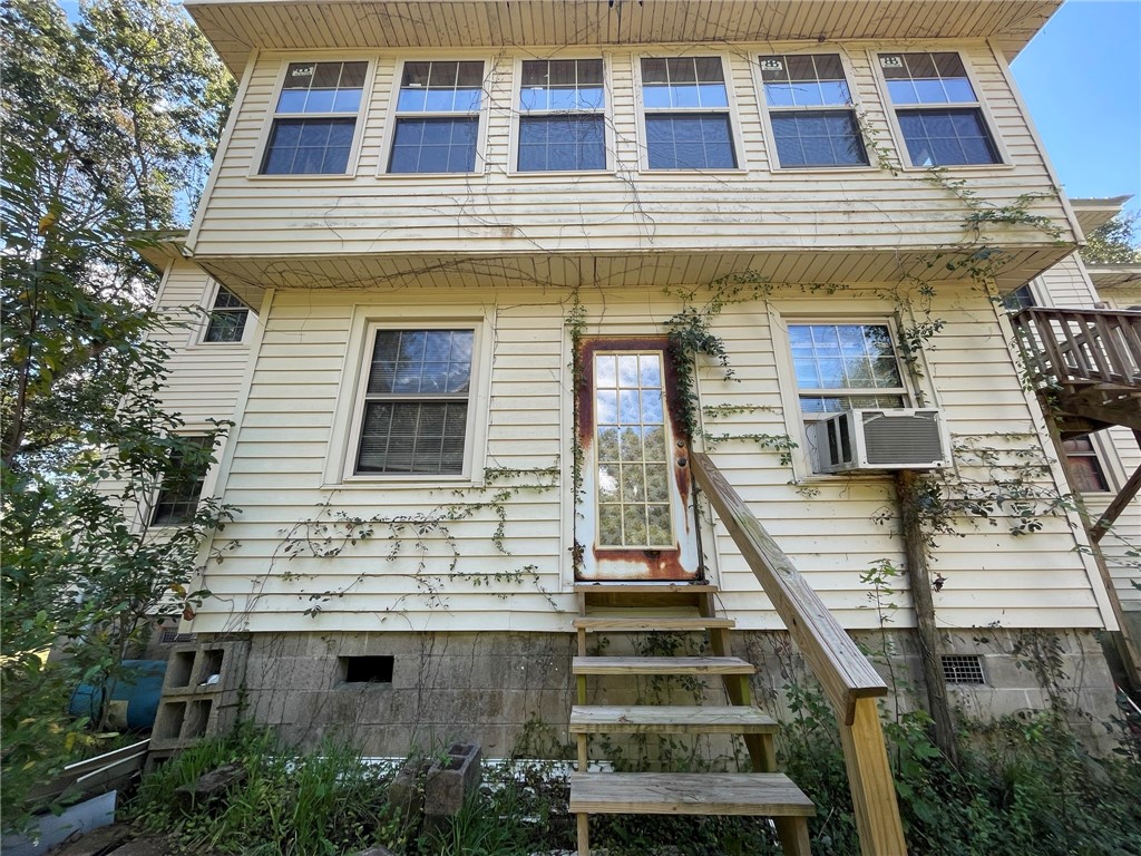 111 Colonial Way