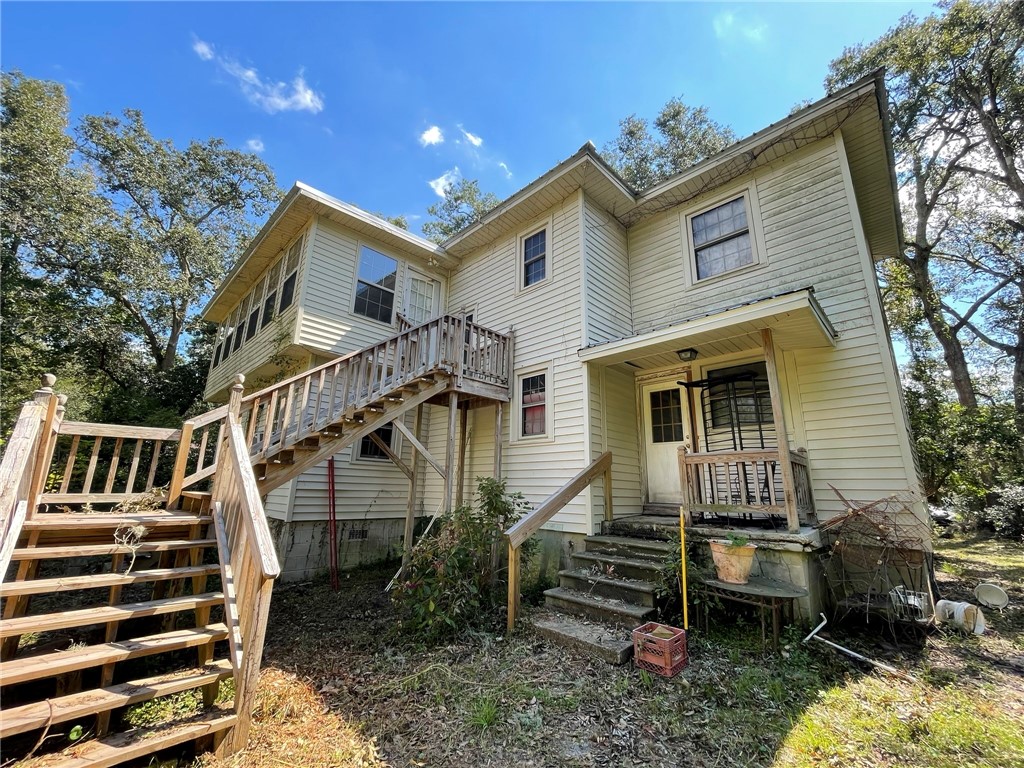 111 Colonial Way