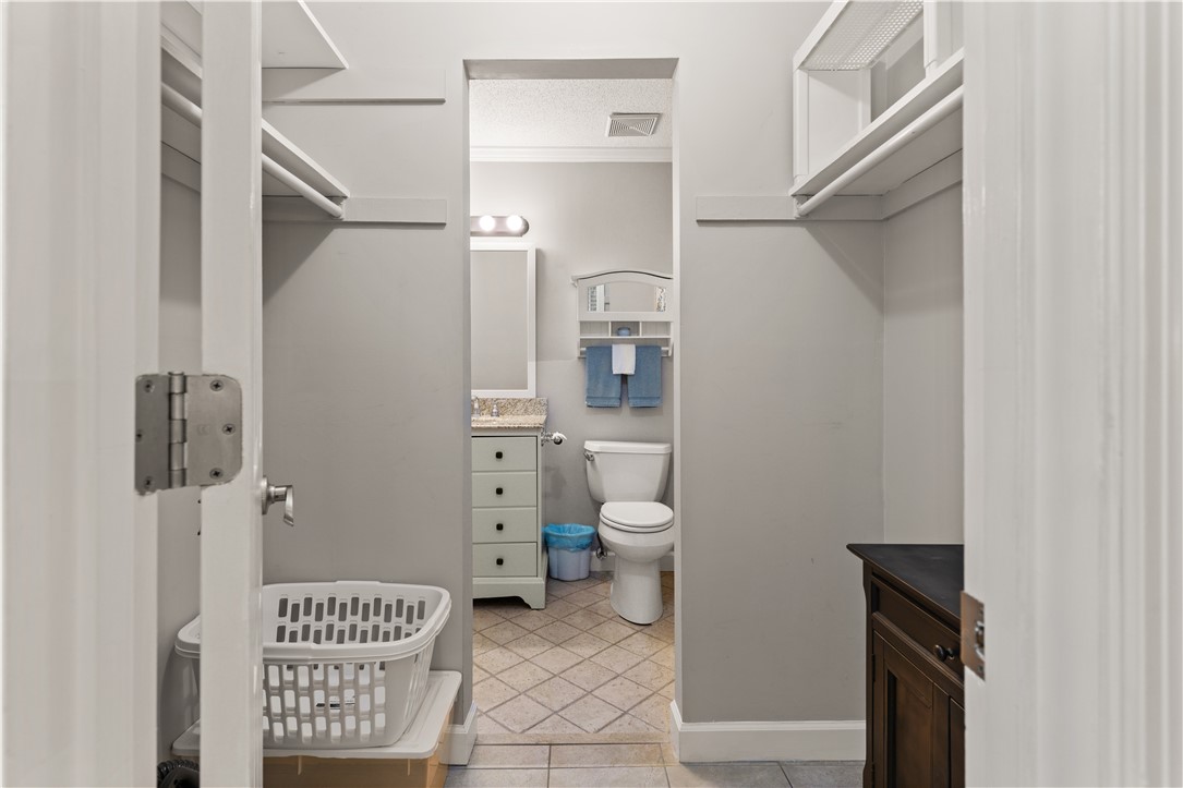 850 Mallery Street L-9