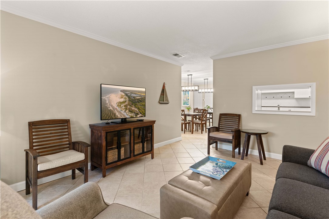 850 Mallery Street L-9