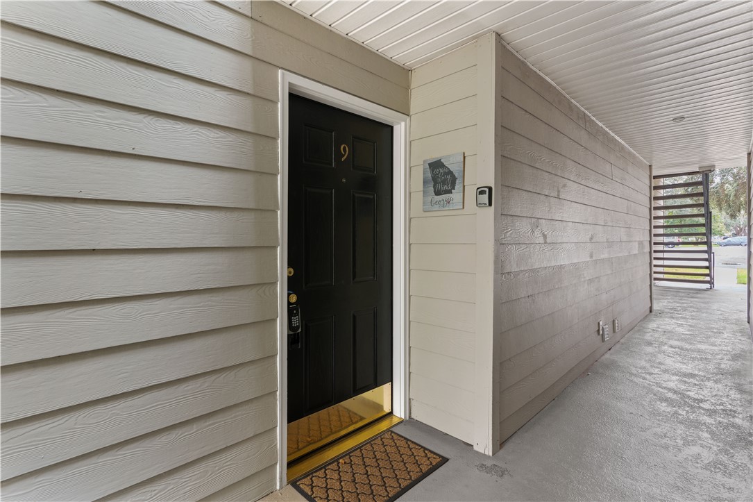 850 Mallery Street L-9