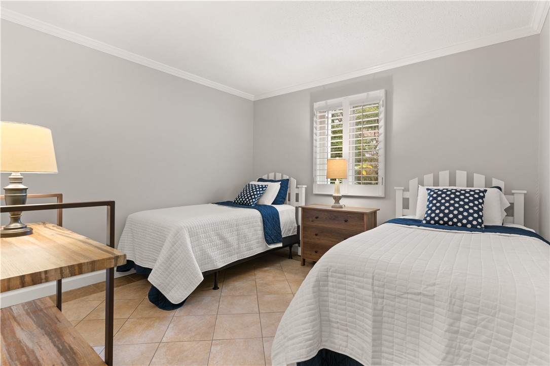 850 Mallery Street L-9