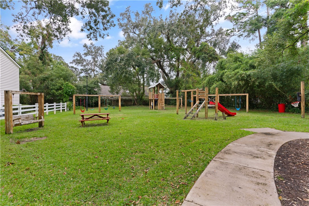 850 Mallery Street L-9