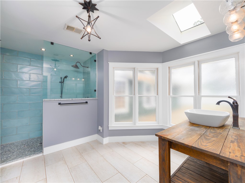 101 Thornhill Drive