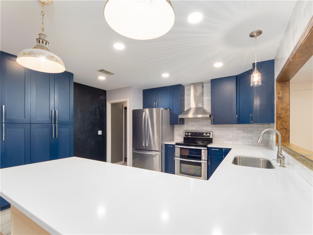 101 Thornhill Drive