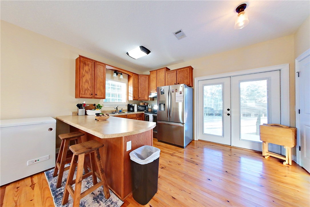 5877 Old River Road