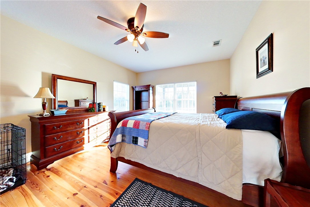 5877 Old River Road