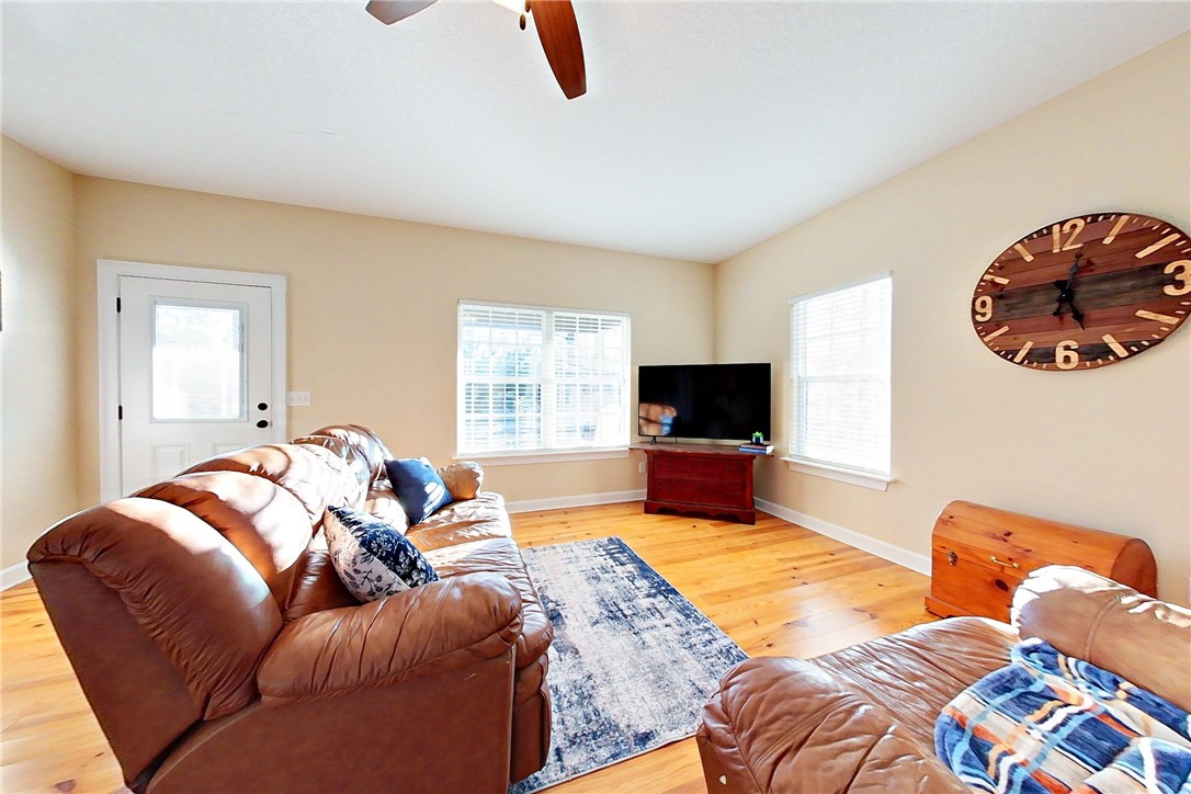 5877 Old River Road