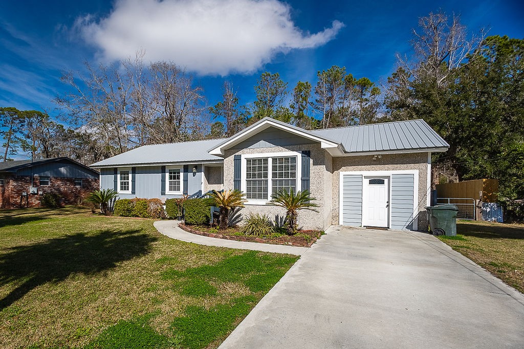 231 Yacht Road