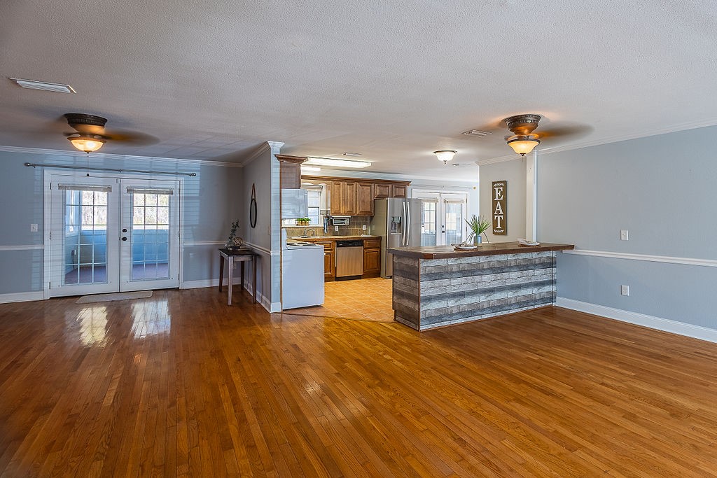 231 Yacht Road