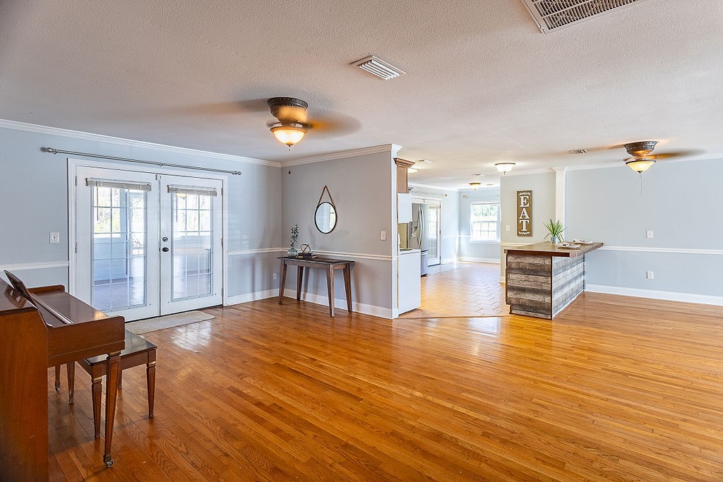 231 Yacht Road