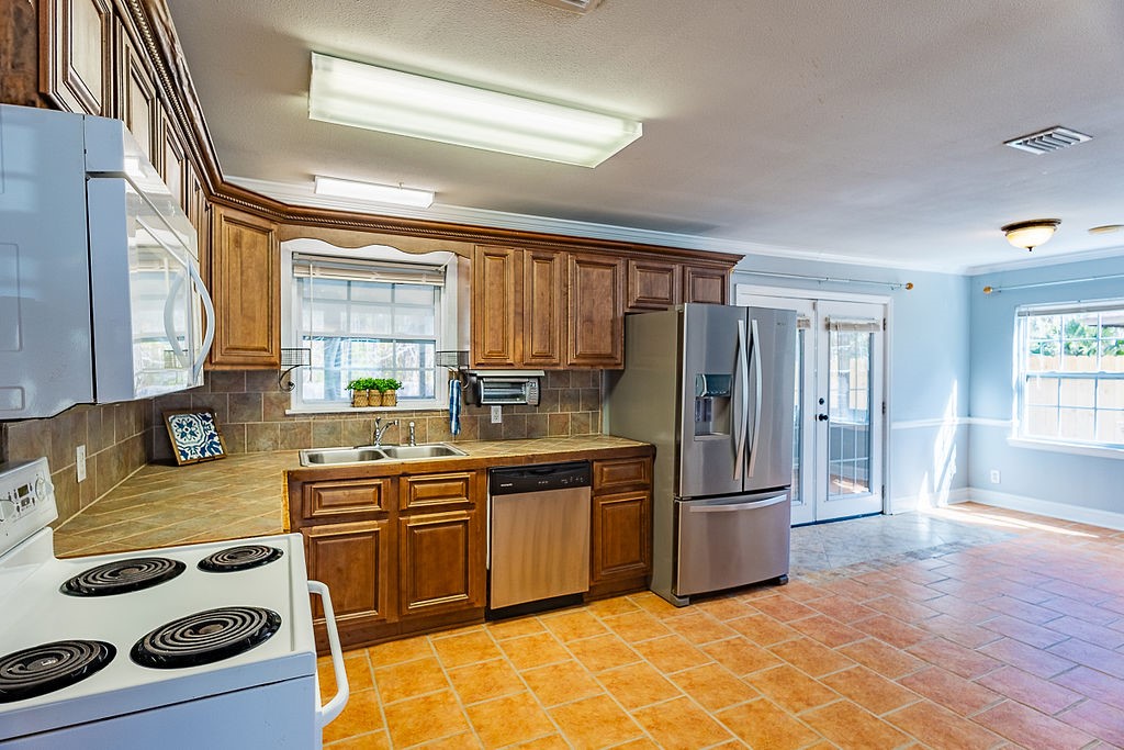 231 Yacht Road