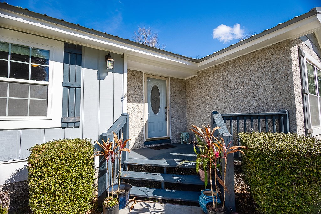 231 Yacht Road
