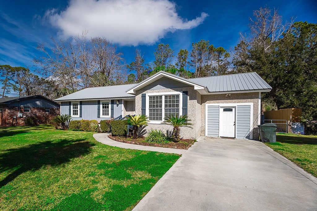 231 Yacht Road