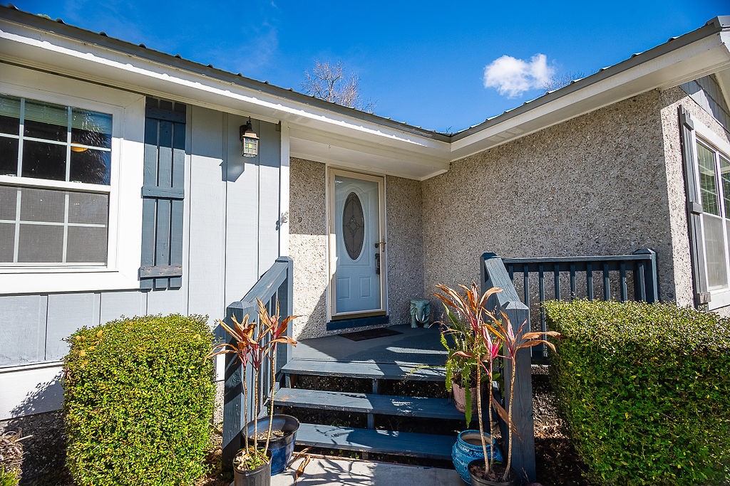 231 Yacht Road