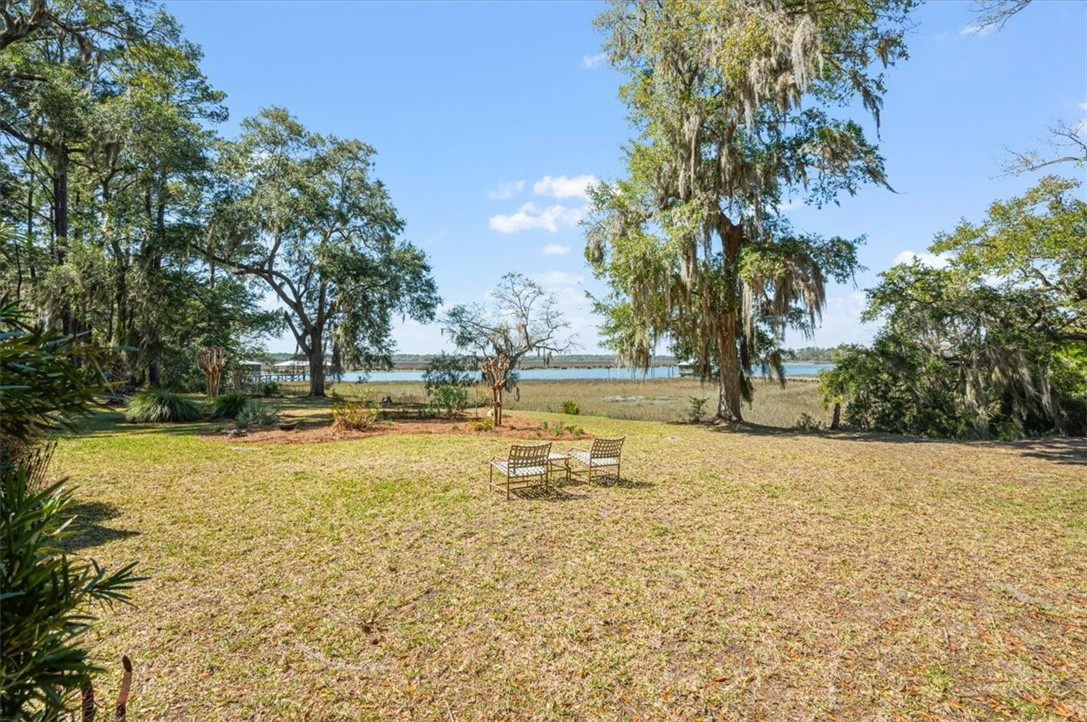 1045 River Club Road NE