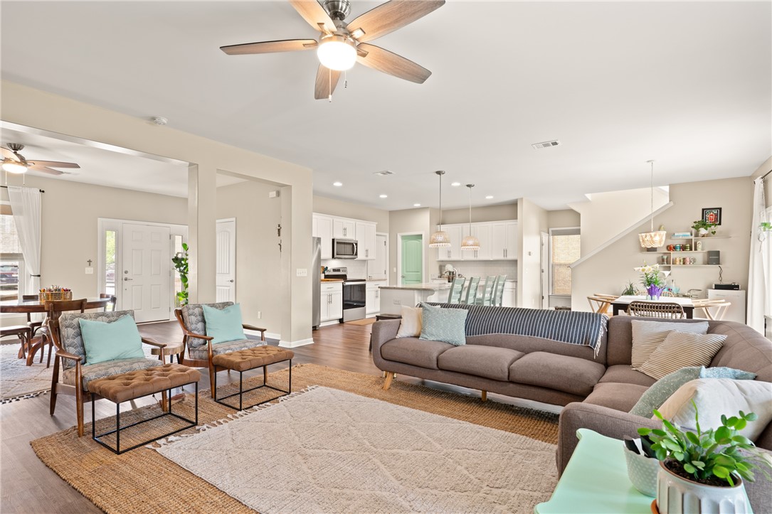 1104 Autumns Wood Circle