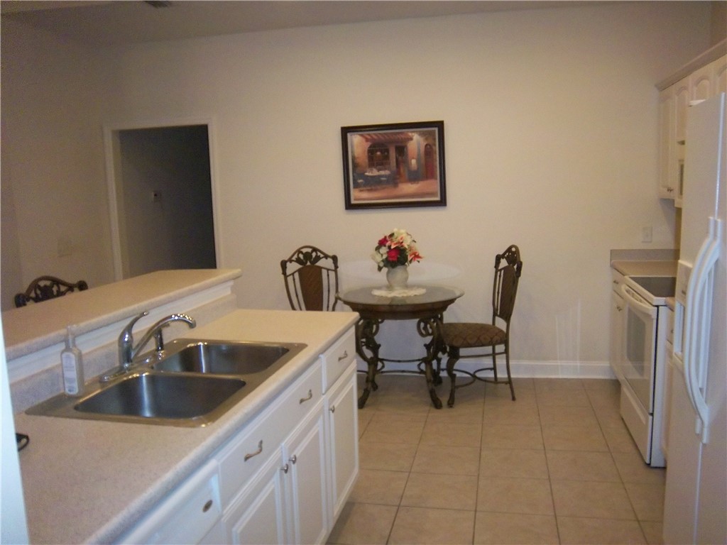 204 Peppertree Crossing Ave 204