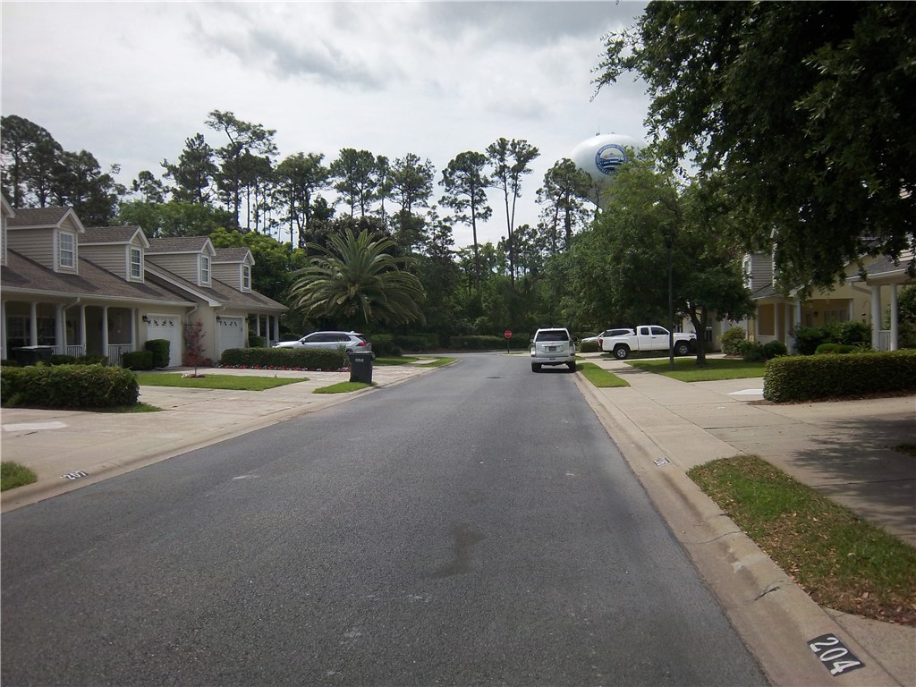 204 Peppertree Crossing Ave 204