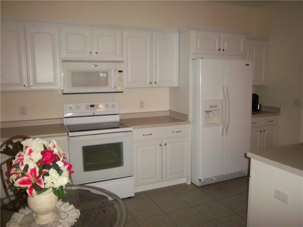 204 Peppertree Crossing Ave 204