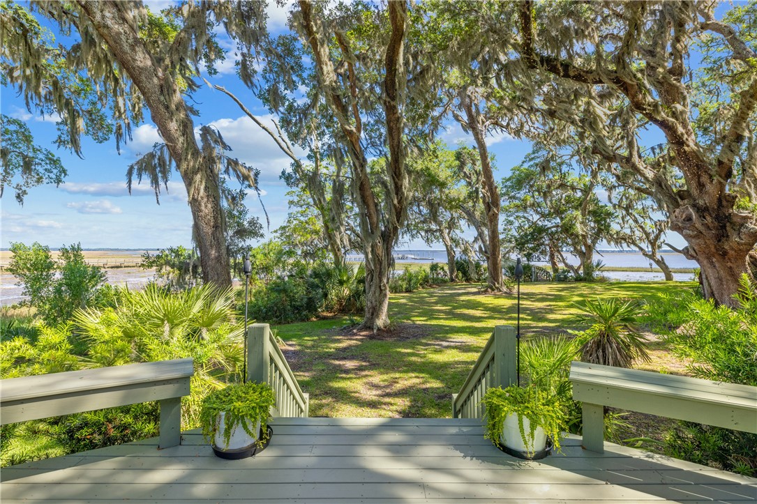 1232 Riverpoint Lane NE