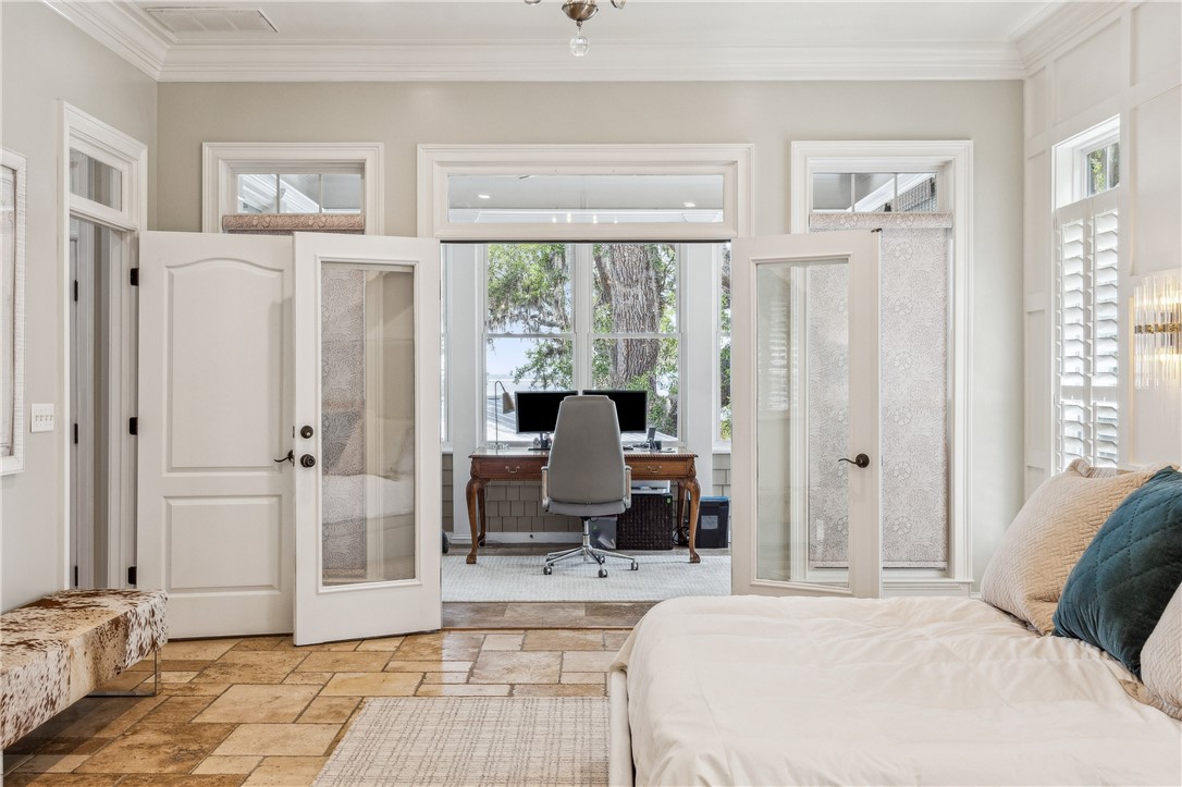 1232 Riverpoint Lane NE