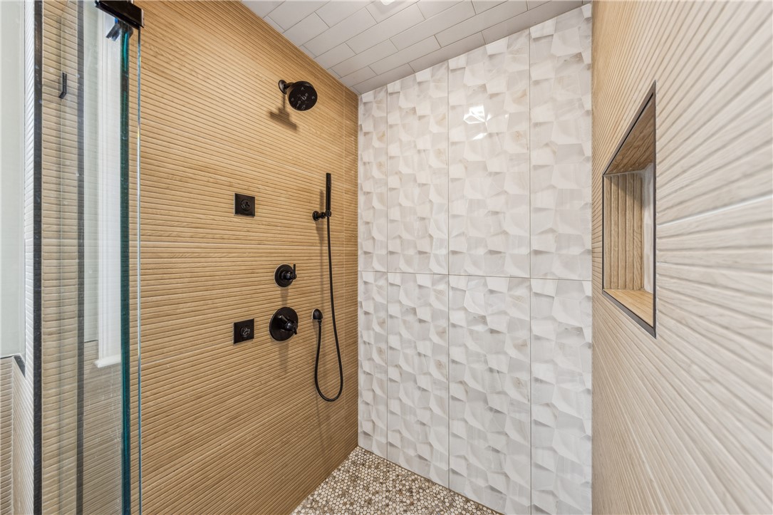 1232 Riverpoint Lane NE