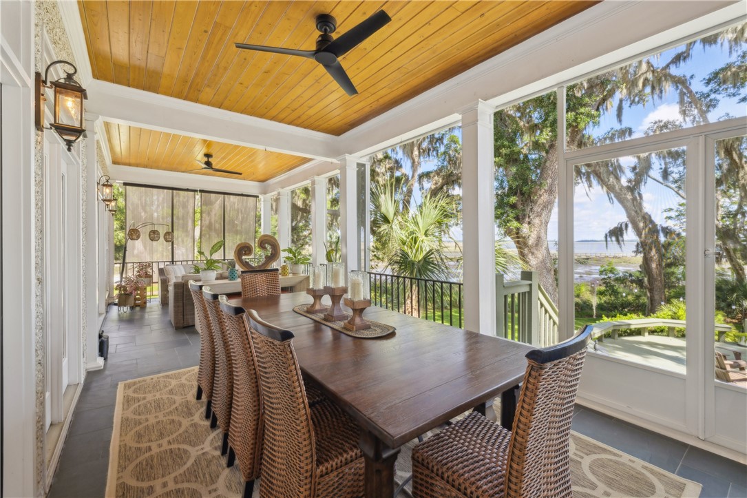 1232 Riverpoint Lane NE