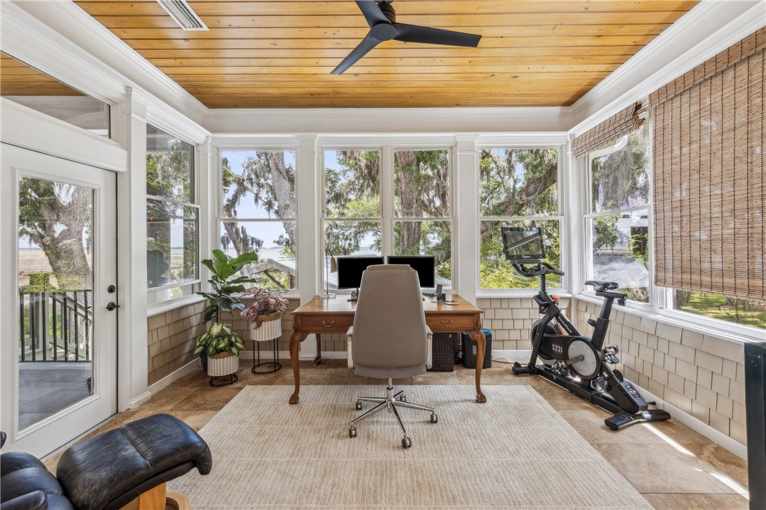 1232 Riverpoint Lane NE