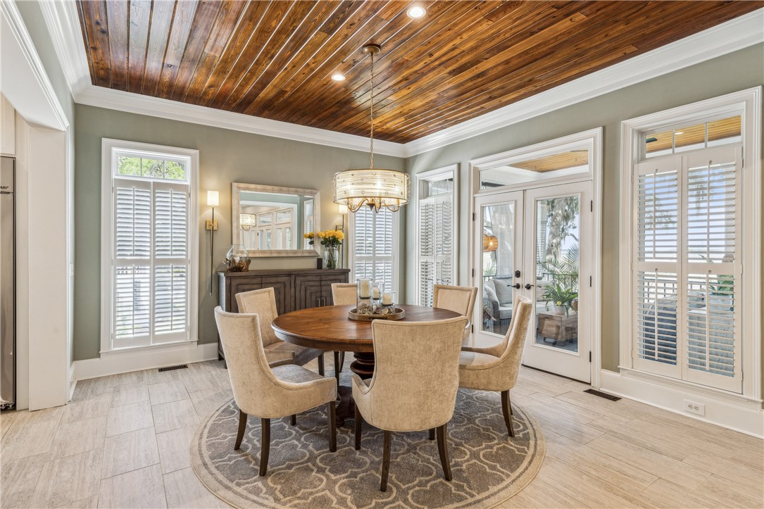 1232 Riverpoint Lane NE