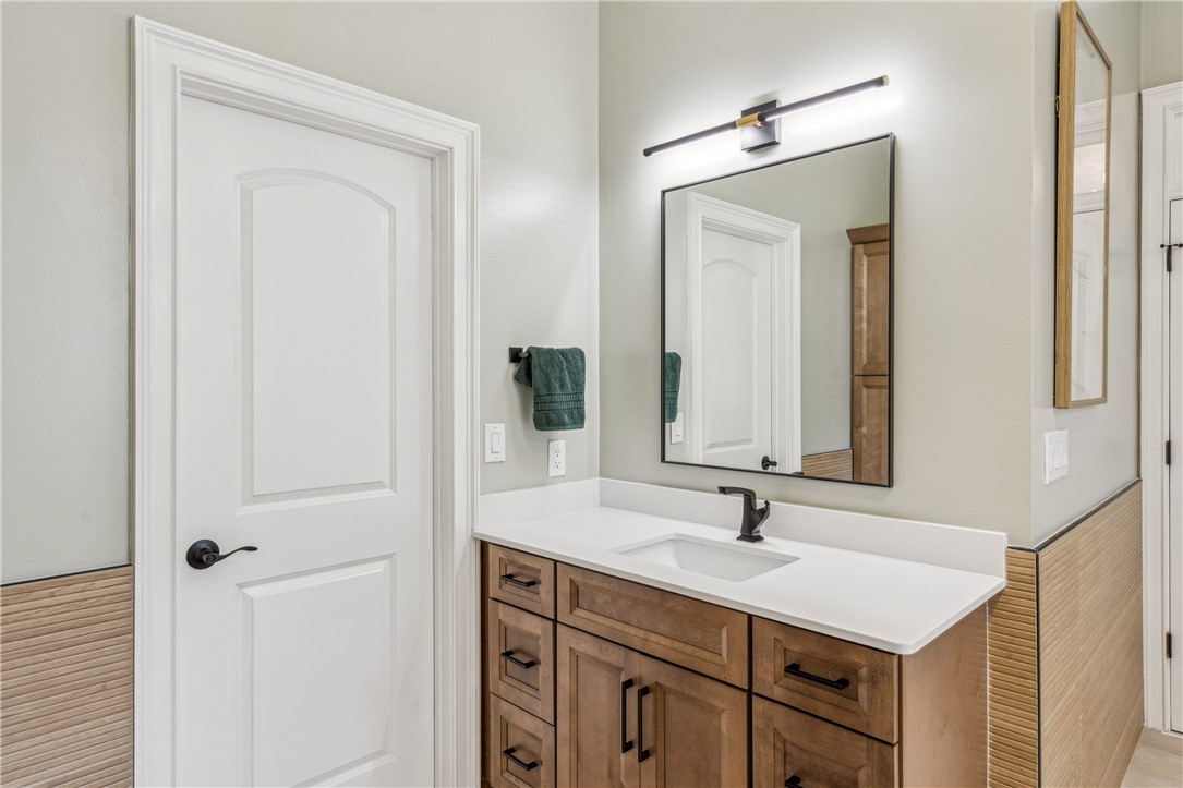 1232 Riverpoint Lane NE