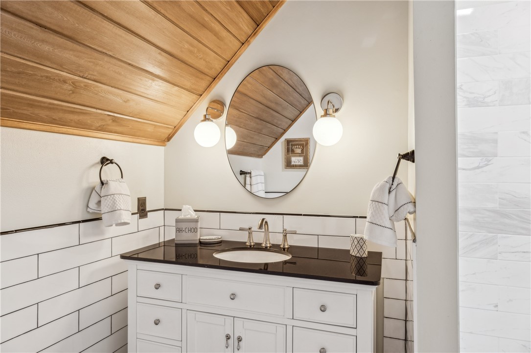 1232 Riverpoint Lane NE