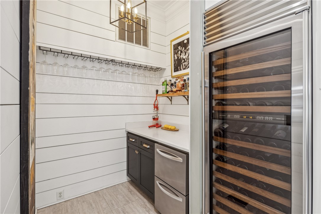 1232 Riverpoint Lane NE