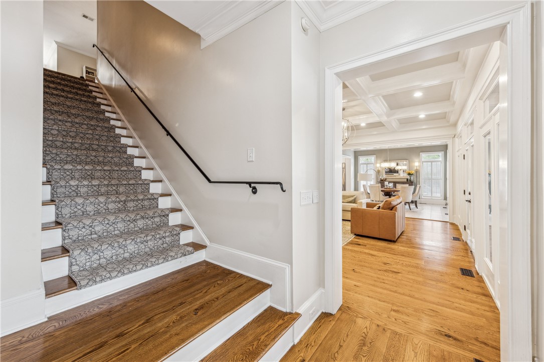 1232 Riverpoint Lane NE