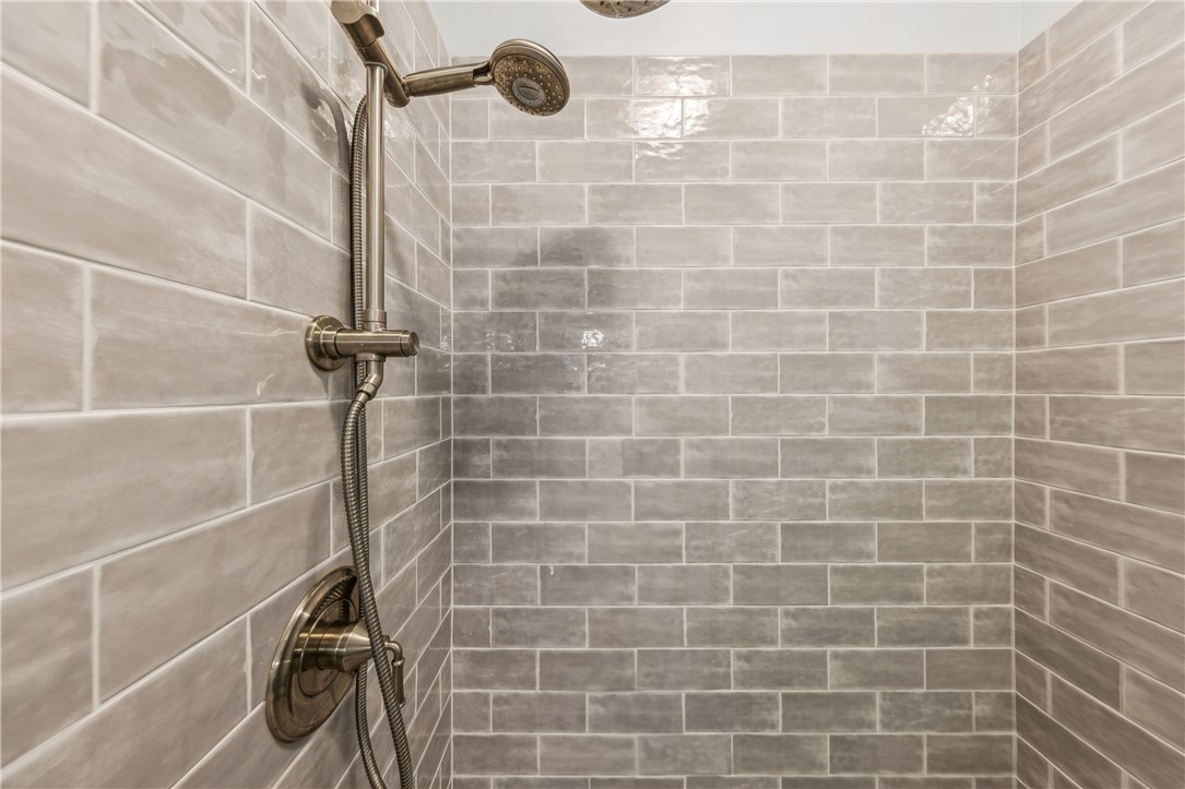 1232 Riverpoint Lane NE