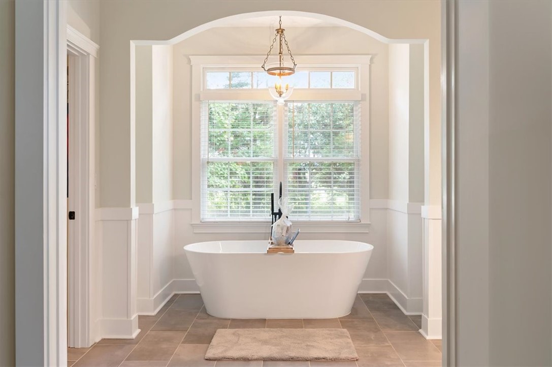 1121 Fair Hope Drive NE