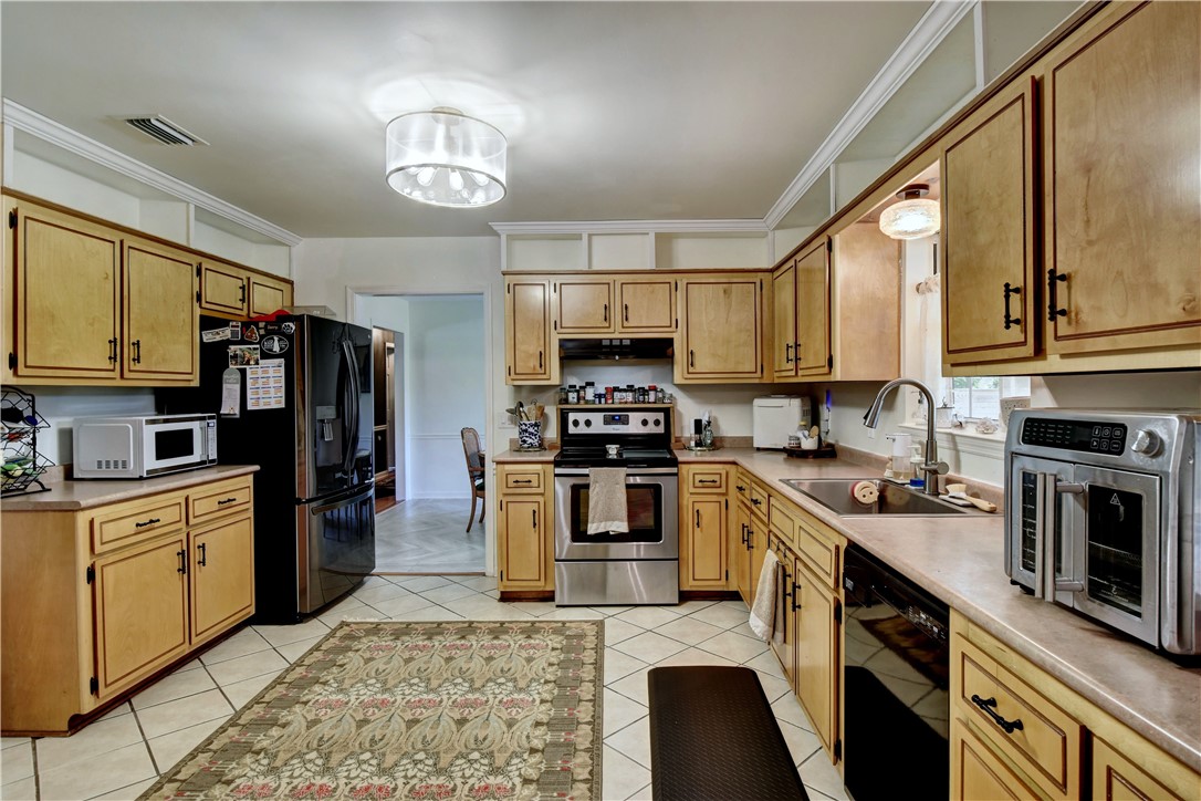 106 Honeybee Lane