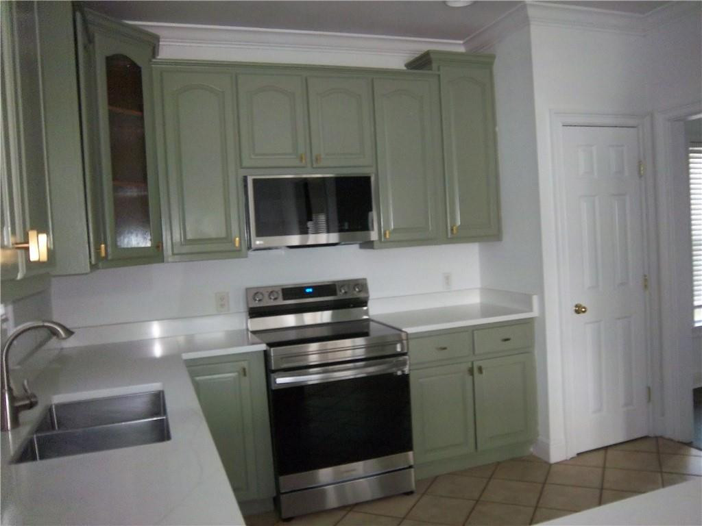 100 Lanier Island Circle