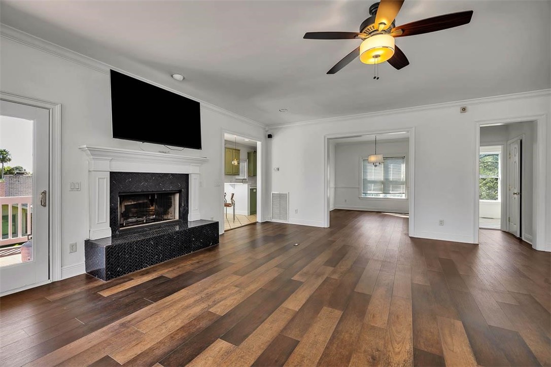 100 Lanier Island Circle