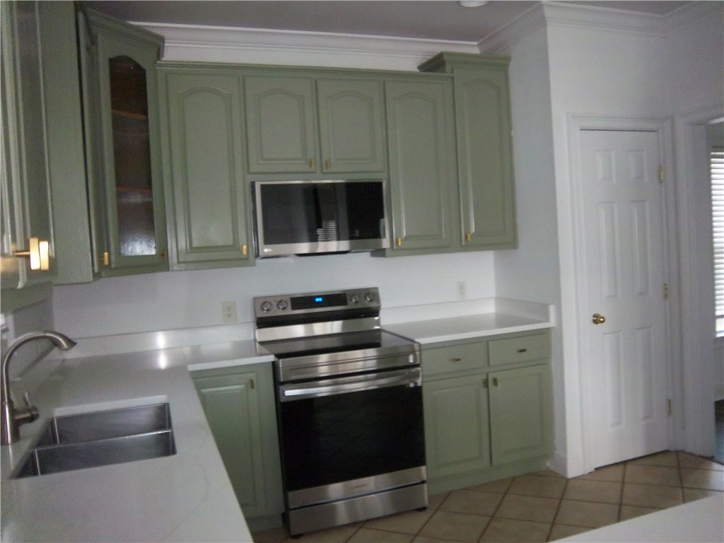 100 Lanier Island Circle