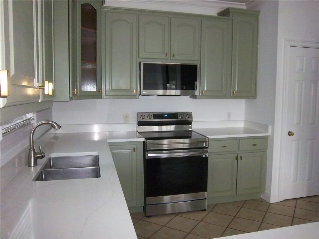 100 Lanier Island Circle