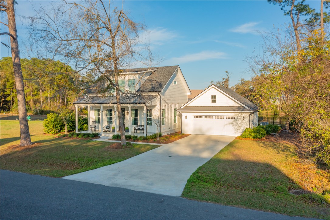 153 PALMERA Lane