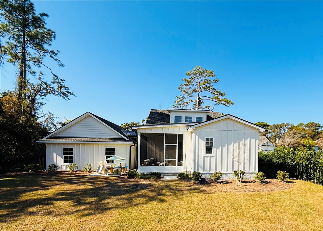 153 PALMERA Lane