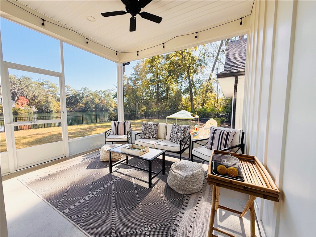 153 PALMERA Lane