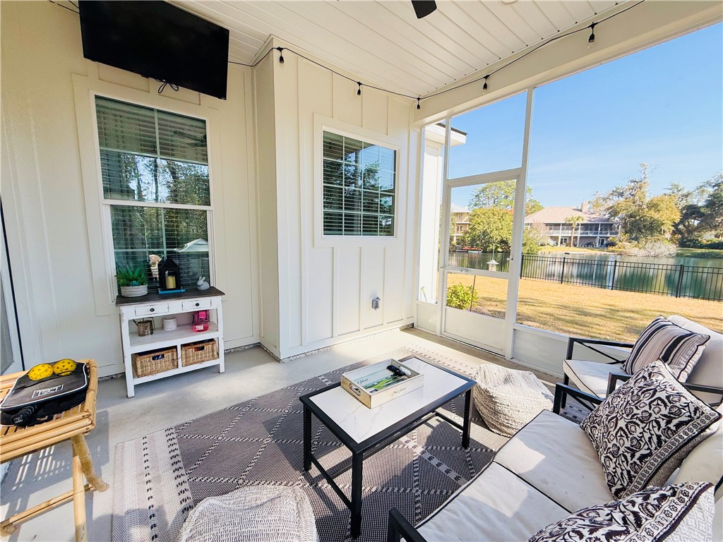 153 PALMERA Lane