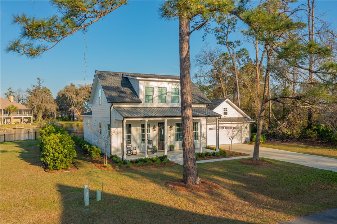 153 PALMERA Lane