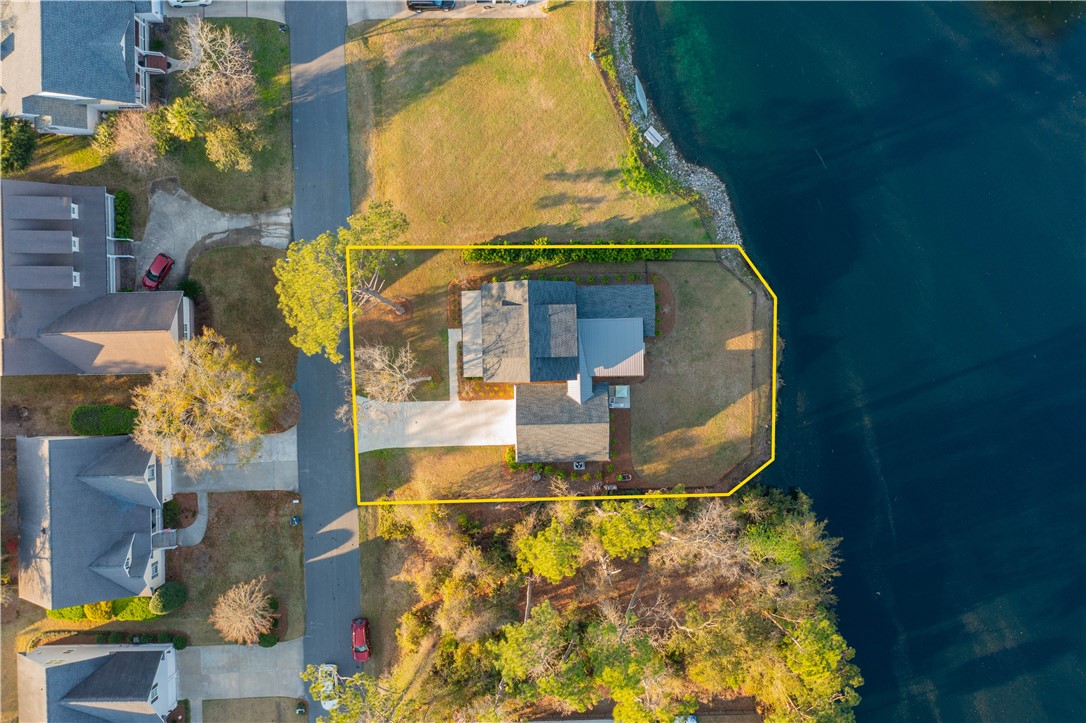 153 PALMERA Lane